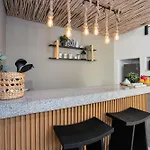Zeta Villa - Newly Renovated 2Br In Seminyak Legian